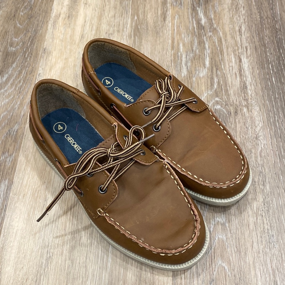 Cherokee boys brown leather boat shoe loafer/moccasin size 4